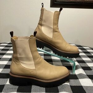 Sam Edelman Women's Laguna Chelsea Leather Boot Sz 8 Sesame Tan Beige Lug Soles